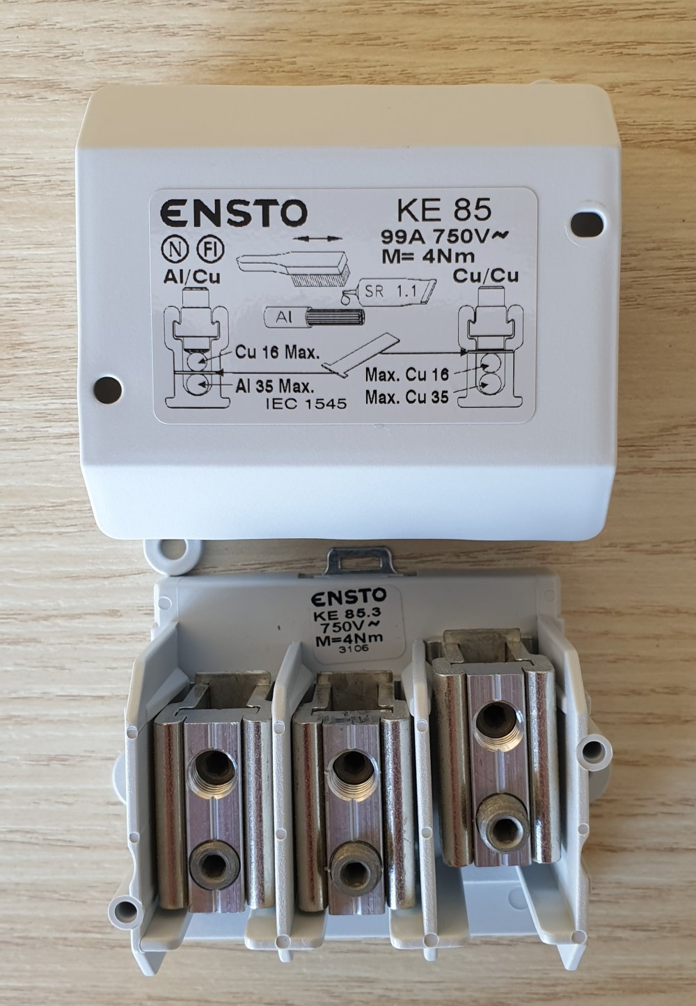 Ensto yleishaaroitusliitin KE 85.30