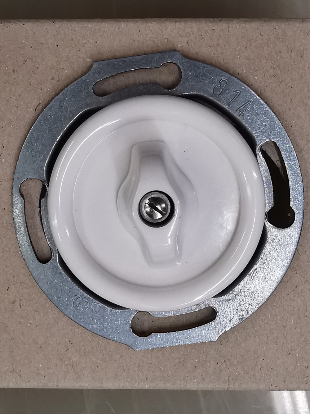 Vääntökytkin Duroplast, Kruunukytkin