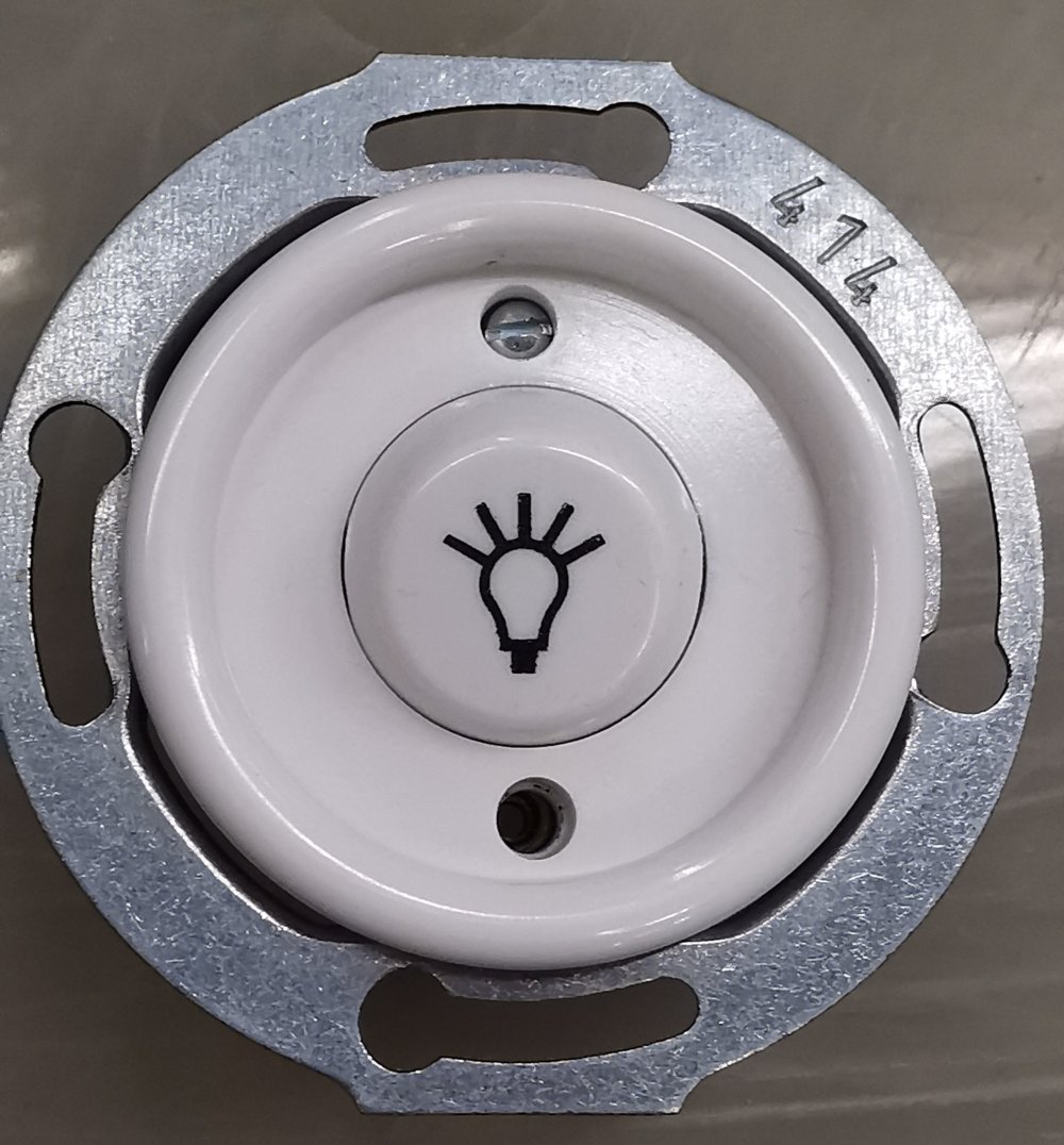 Impulssikytkin lamppu symbolilla, Duroplast