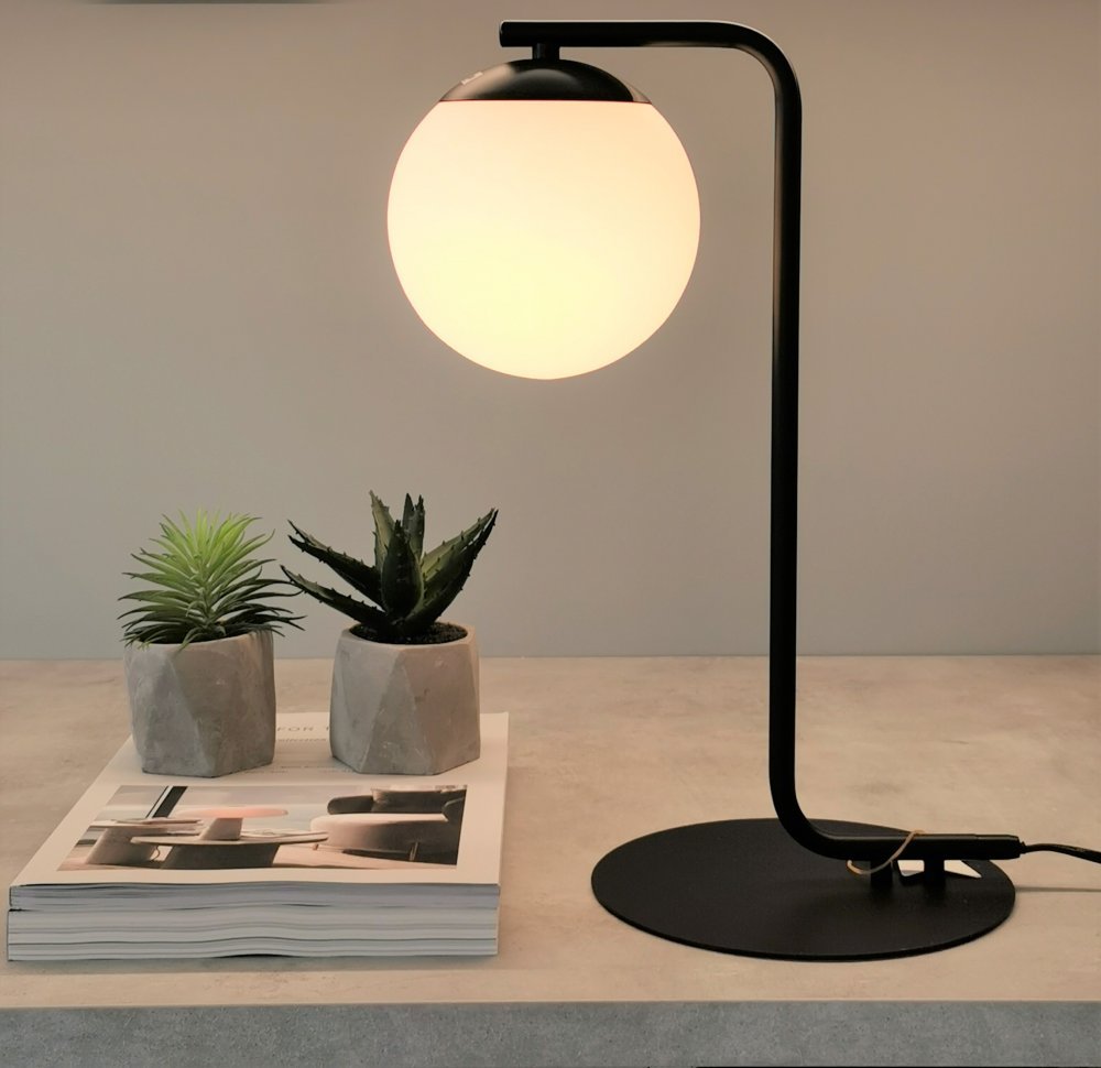 Grant pöytävalaisin musta, opaali