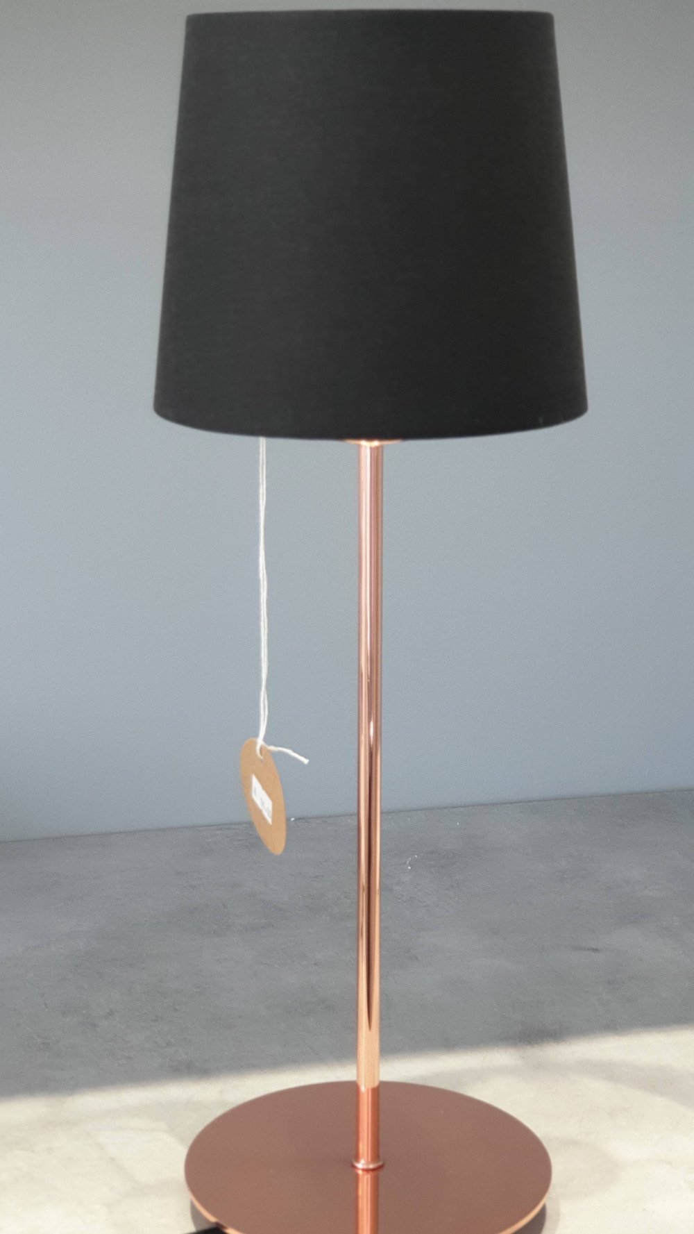 Design by Frandsen Amalie pöytävalaisin