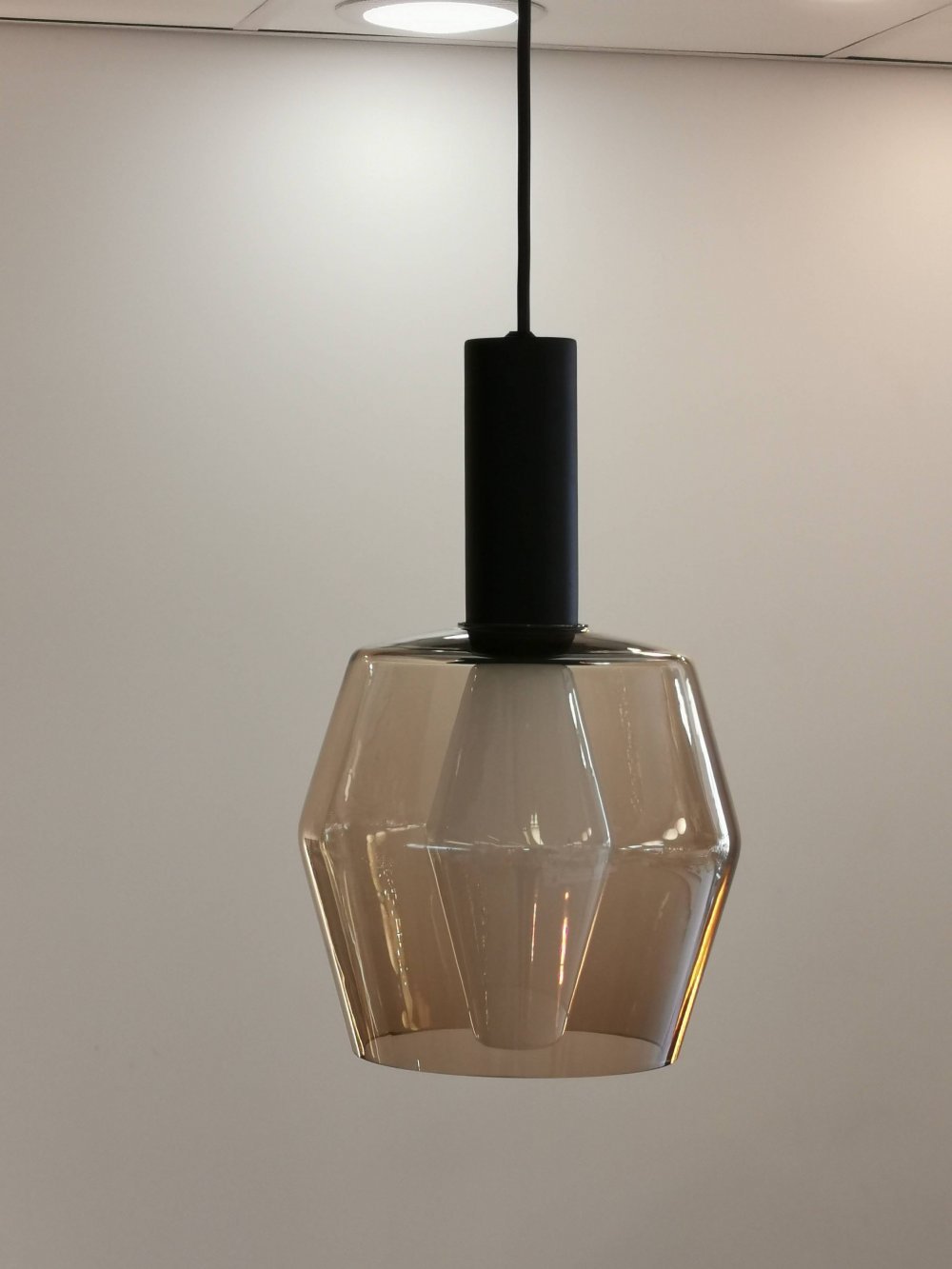 Airam Wirkkala riippuvalaisin K2-142